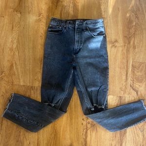 ABERCROMBIE AND FITCH ULTRA HIGH RISE MOM JEANS SIZE 26